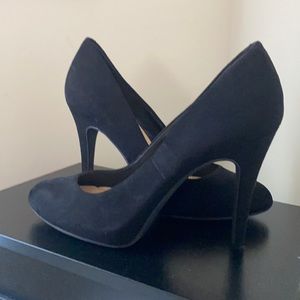Jessica Simpson Black Velvet Heels!